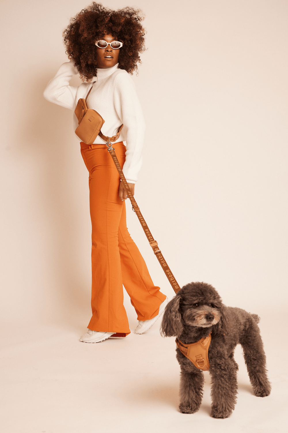 Cross hot sale body leash